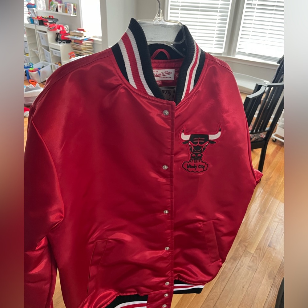 Mens Mitchell and ness vintage Windy City Chicago bulls jacket